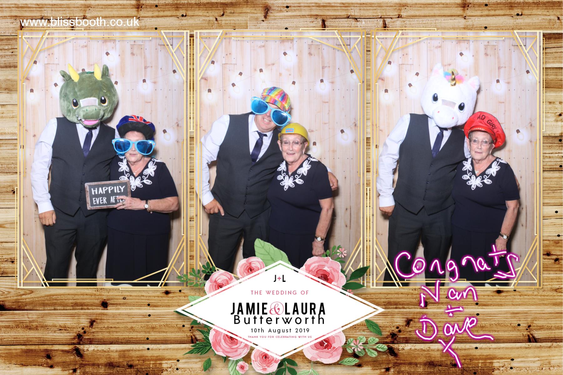 Laura and Jamie | View more photos from the event at gallery.blissbooth.co.uk/u/BlissBooth/Laura-and-Jamie